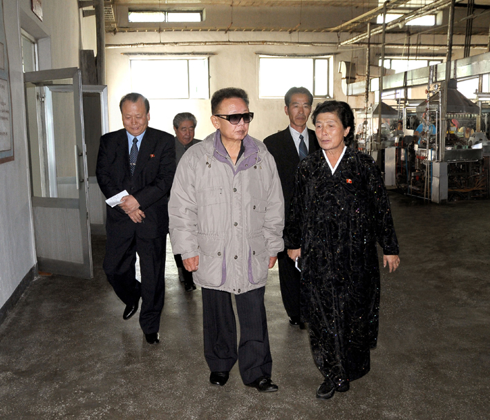Kim Jong-il tours Huichon Silk Mill. (Photo: KCNA)