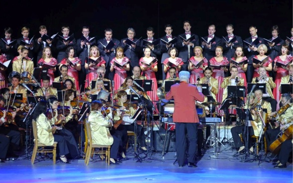 The Russian-based Orchestra of the 21st Century performing in a concert marking the 65th anniversary of DPRK-Russia relations at the East Pyongyang Grand Theater on 15 October 2013 (Photo: Rodong Sinmun).